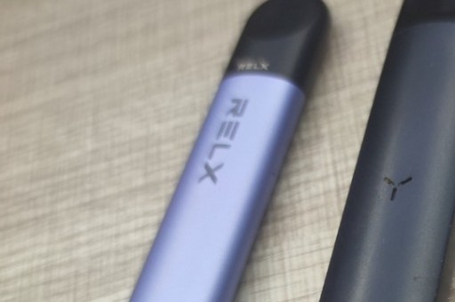 悦刻四代一吸就闪红灯吸不到烟怎么回事？全面解析与解决方案